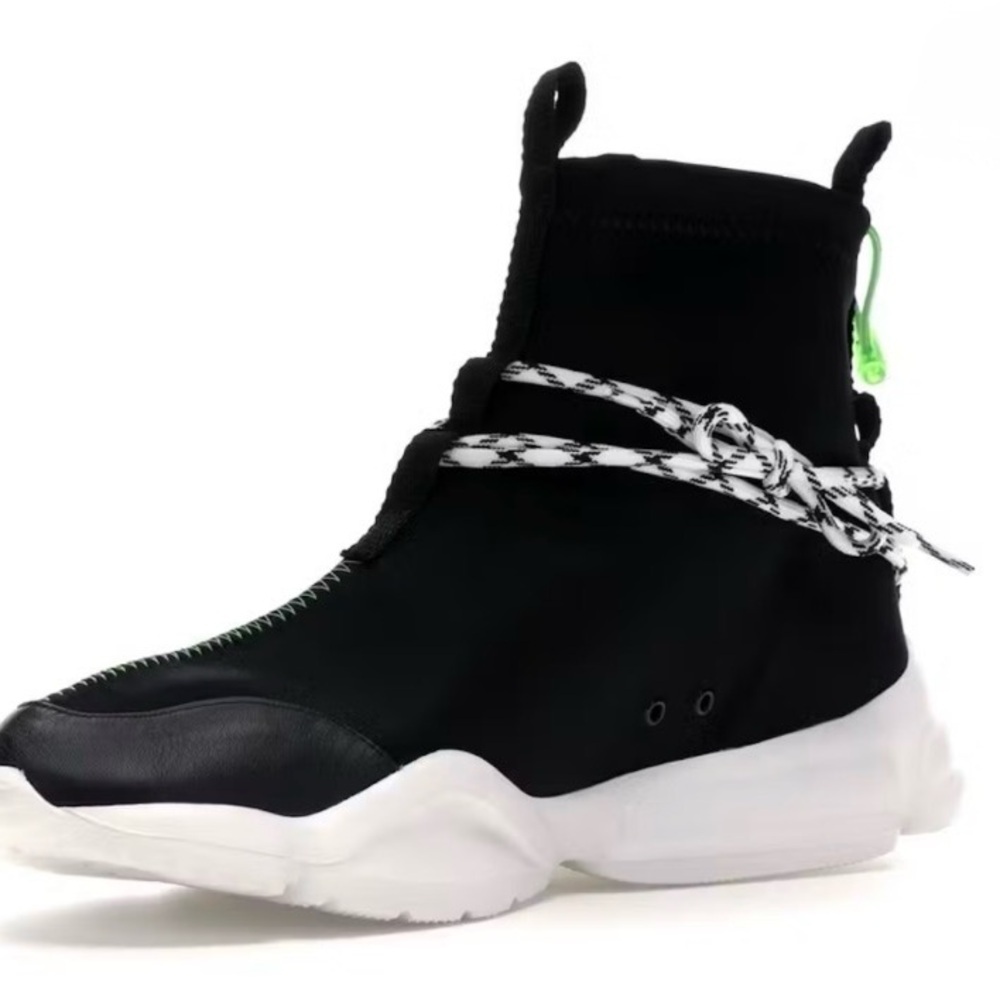 John Geiger 002 Black White size 8